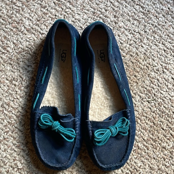 Ugg Moccasins - Picture 2 of 4